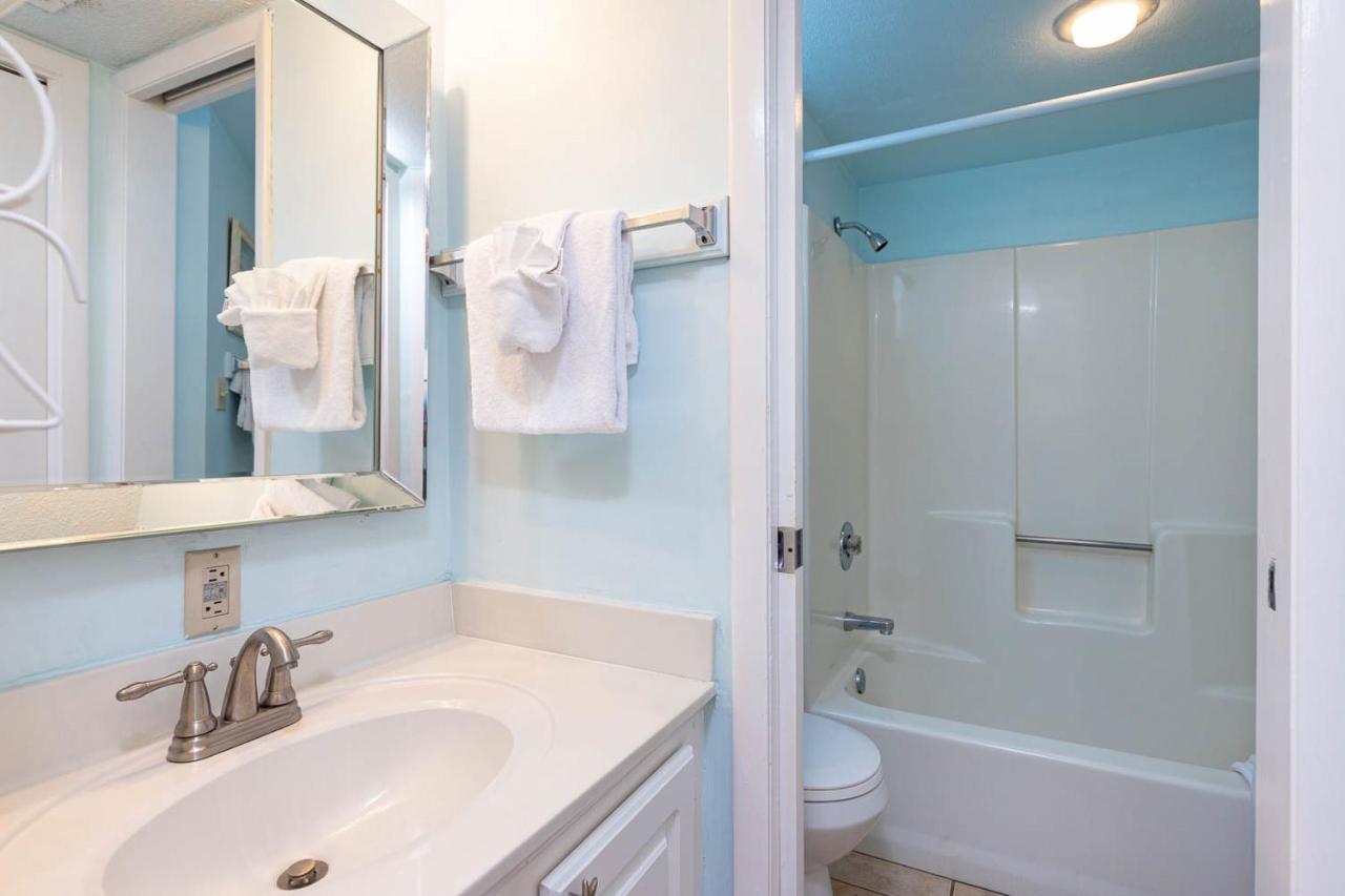 Apartment Surf & Racquet Club #207a *